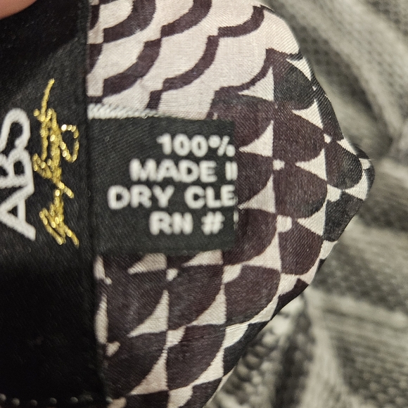 ABS By Allen Schwartz 70"x 40" Black White Geometric 100% Silk Scarf - Picture 4 of 6